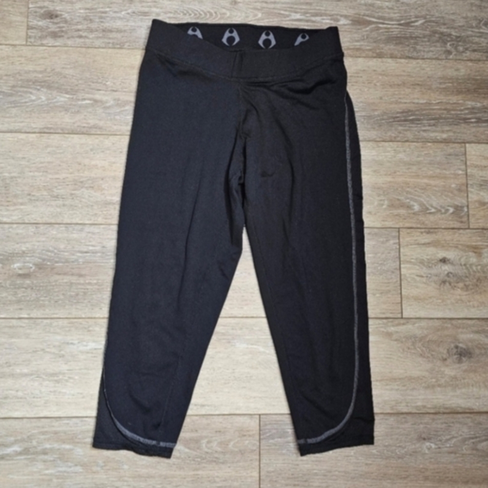 Black  Active Capri Leggings Sz M